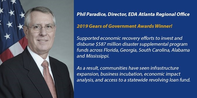 Phil Paradice receives a Gears of Government award